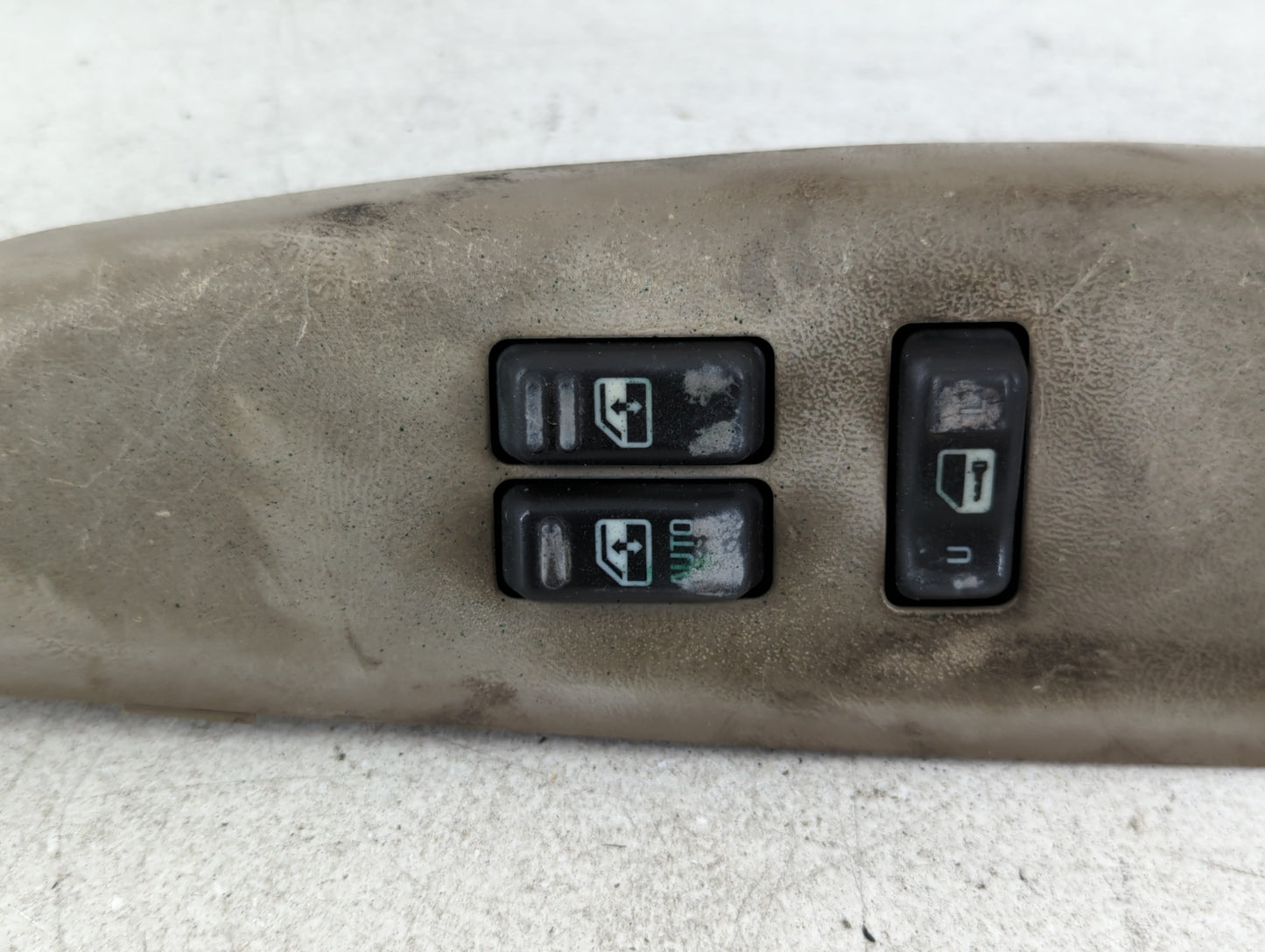 2000-2002 Chevrolet Silverado 1500 Master Power Window Switch Replacement Driver Side Left P/N:15043085 Fits Fits 2000 2001 