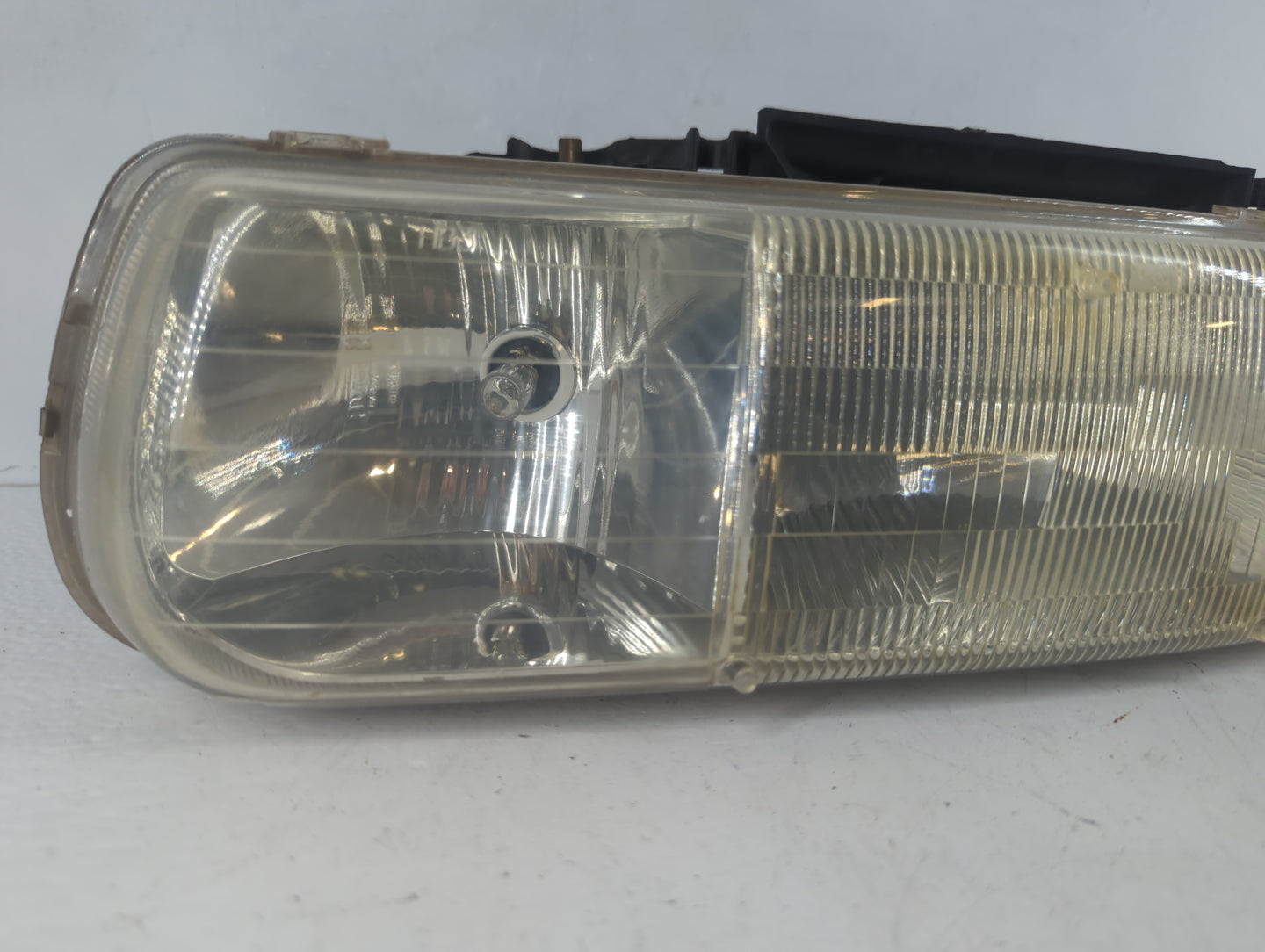 1999 Chevrolet Silverado 1500 Driver Left Oem Head Light Headlight Lamp - Oemusedautoparts1.com