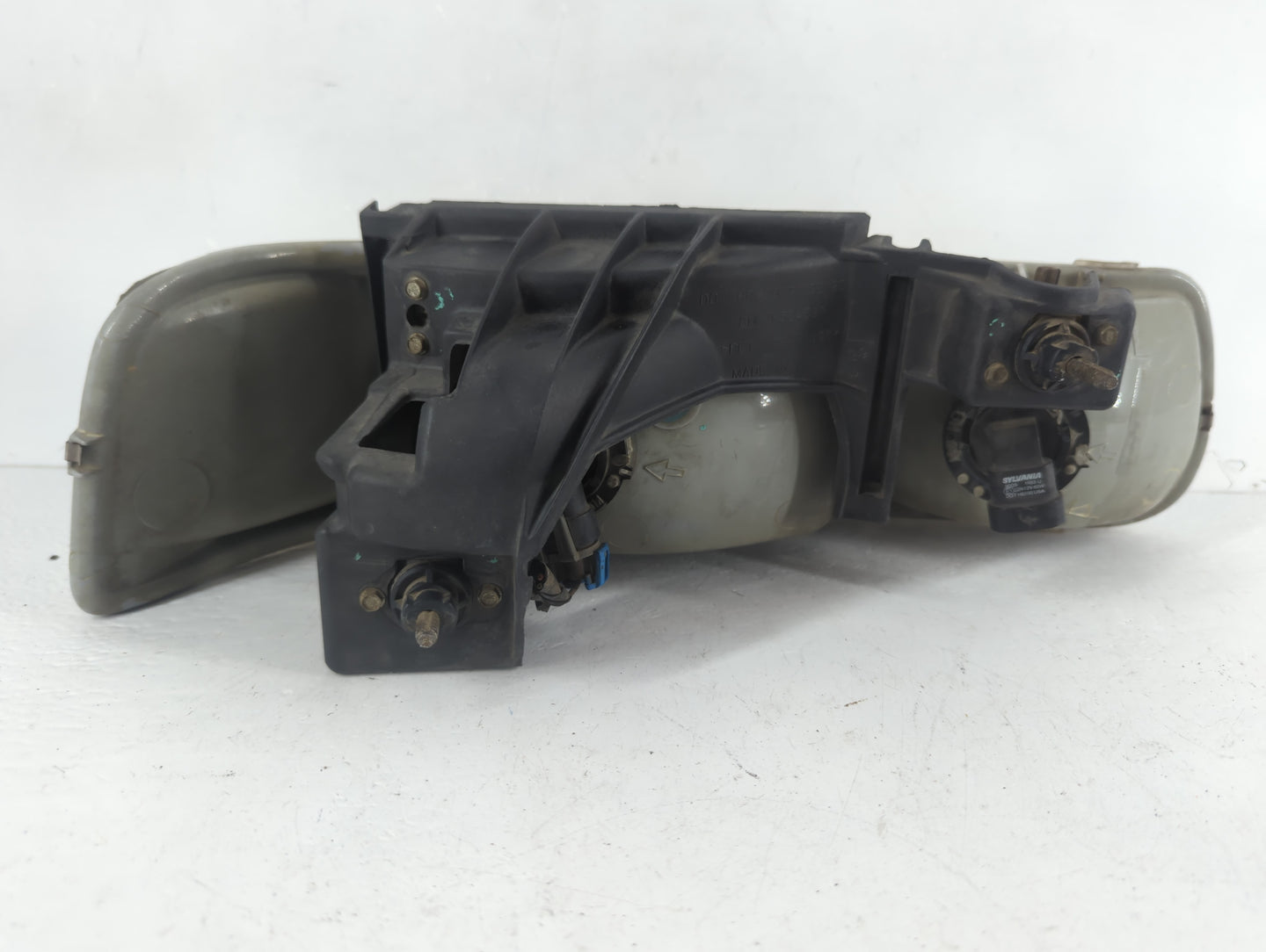 1999 Chevrolet Silverado 1500 Driver Left Oem Head Light Headlight Lamp - Oemusedautoparts1.com