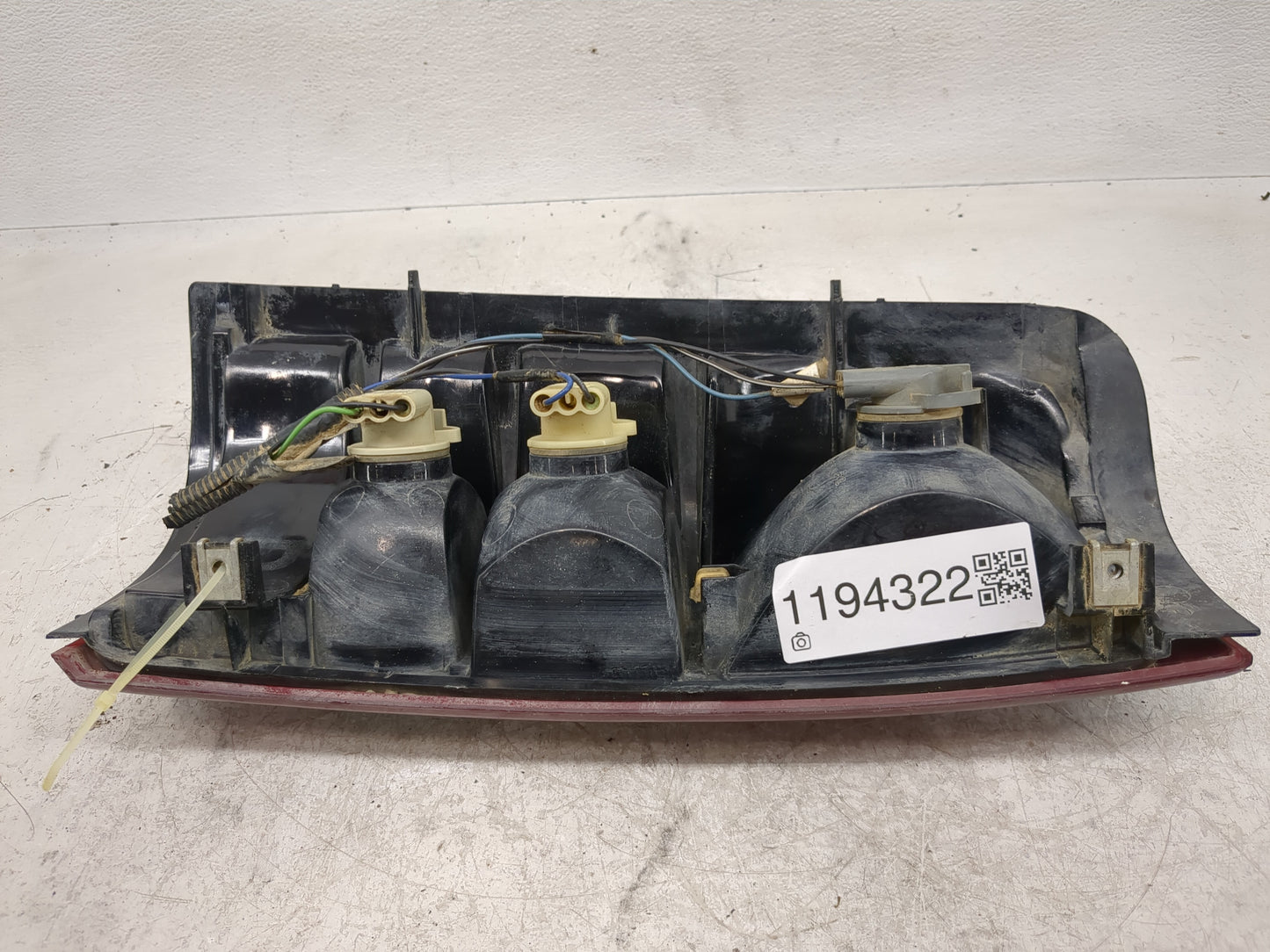1999-2002 Chevrolet Silverado 1500 Tail Light Assembly Passenger Right OEM Fits Fits 1999 2000 2001 2002 2003 OEM Used Auto 