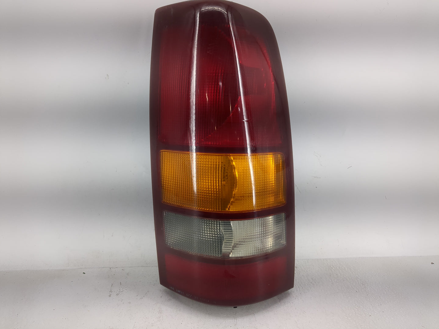 1999-2002 Chevrolet Silverado 1500 Tail Light Assembly Passenger Right OEM P/N:16524824 Fits Fits 1999 2000 2001 2002 2003 O