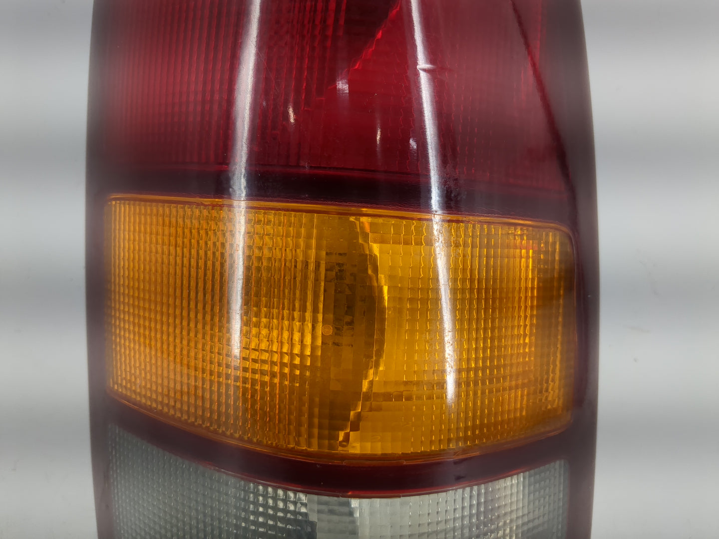 1999-2002 Chevrolet Silverado 1500 Tail Light Assembly Passenger Right OEM P/N:16524824 Fits Fits 1999 2000 2001 2002 2003 O