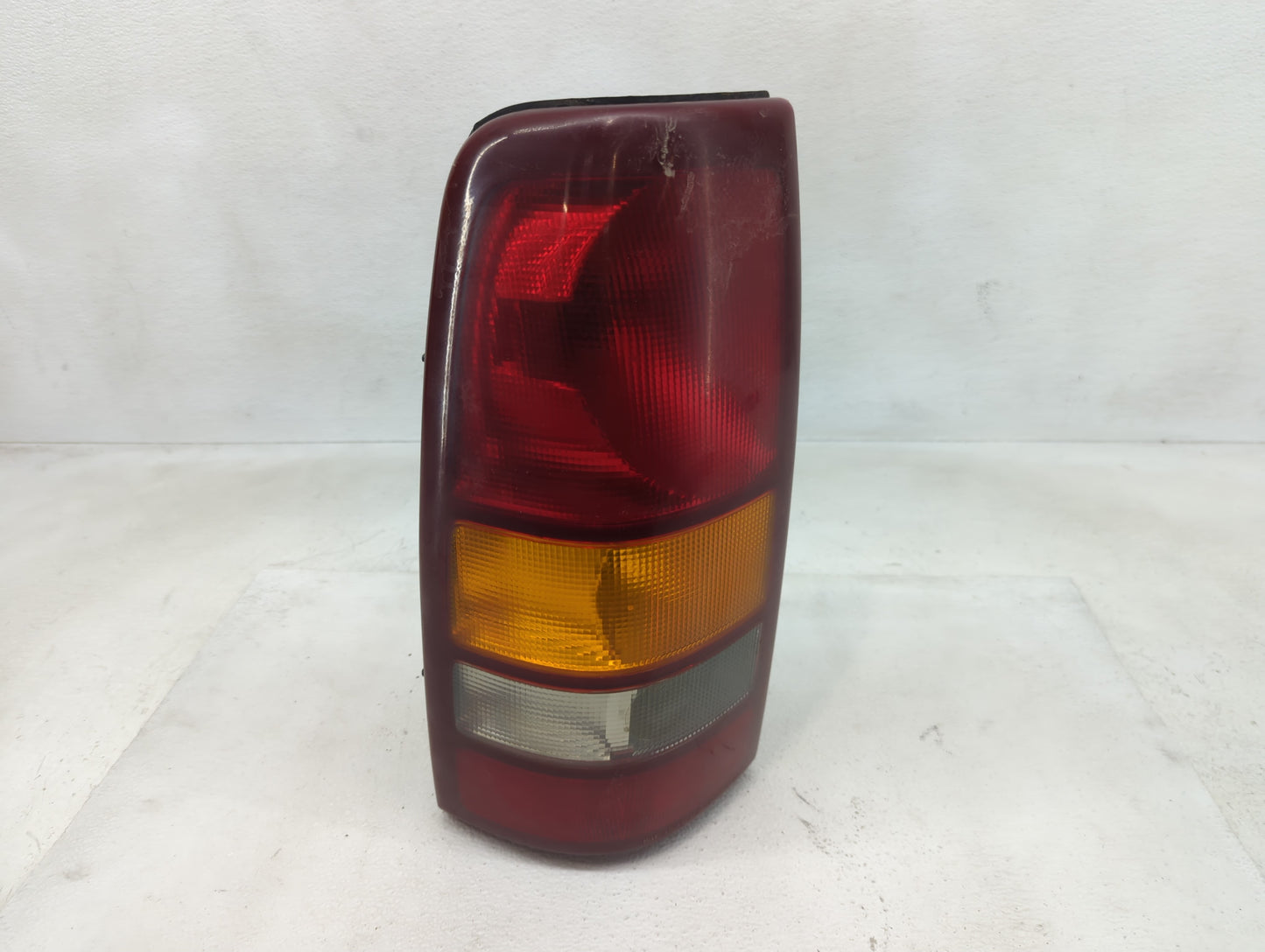 1999-2002 Chevrolet Silverado 1500 Tail Light Assembly Driver Left OEM P/N:16524515 B 42 Fits Fits 1999 2000 2001 2002 2003 
