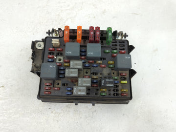 2000-2002 Chevrolet Silverado 1500 Fusebox Fuse Box Panel Relay Module P/N:15328806-05 Fits Fits 2000 2001 2002 OEM Used Aut