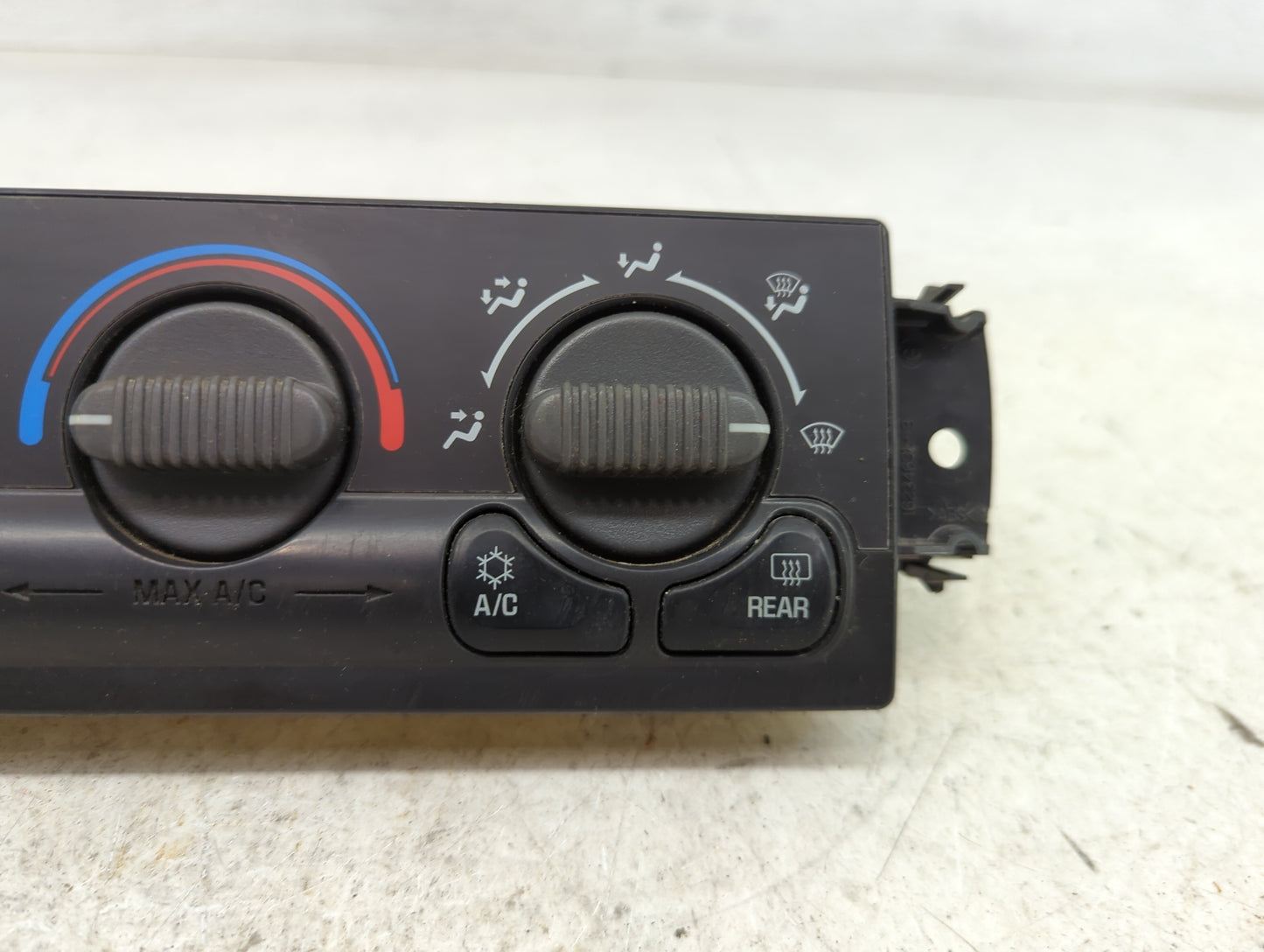 1999-2002 Chevrolet Silverado 1500 Climate Control Module Temperature AC/Heater Replacement P/N:15054698 Fits OEM Used Auto 