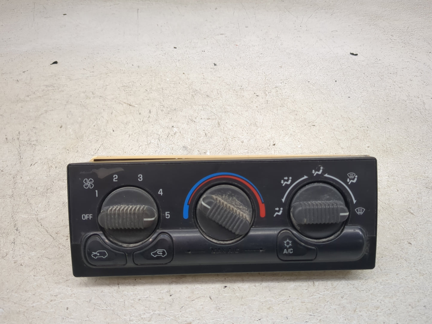 1999-2002 Chevrolet Silverado 1500 Climate Control Module Temperature AC/Heater Replacement P/N:15054697 Fits OEM Used Auto 