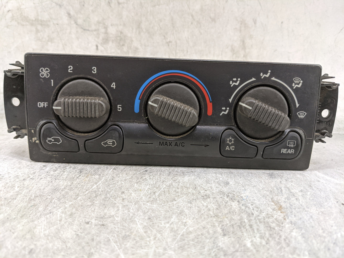 1999-2002 Chevrolet Silverado 1500 Climate Control Module Temperature AC/Heater Replacement P/N:15054698 Fits OEM Used Auto 