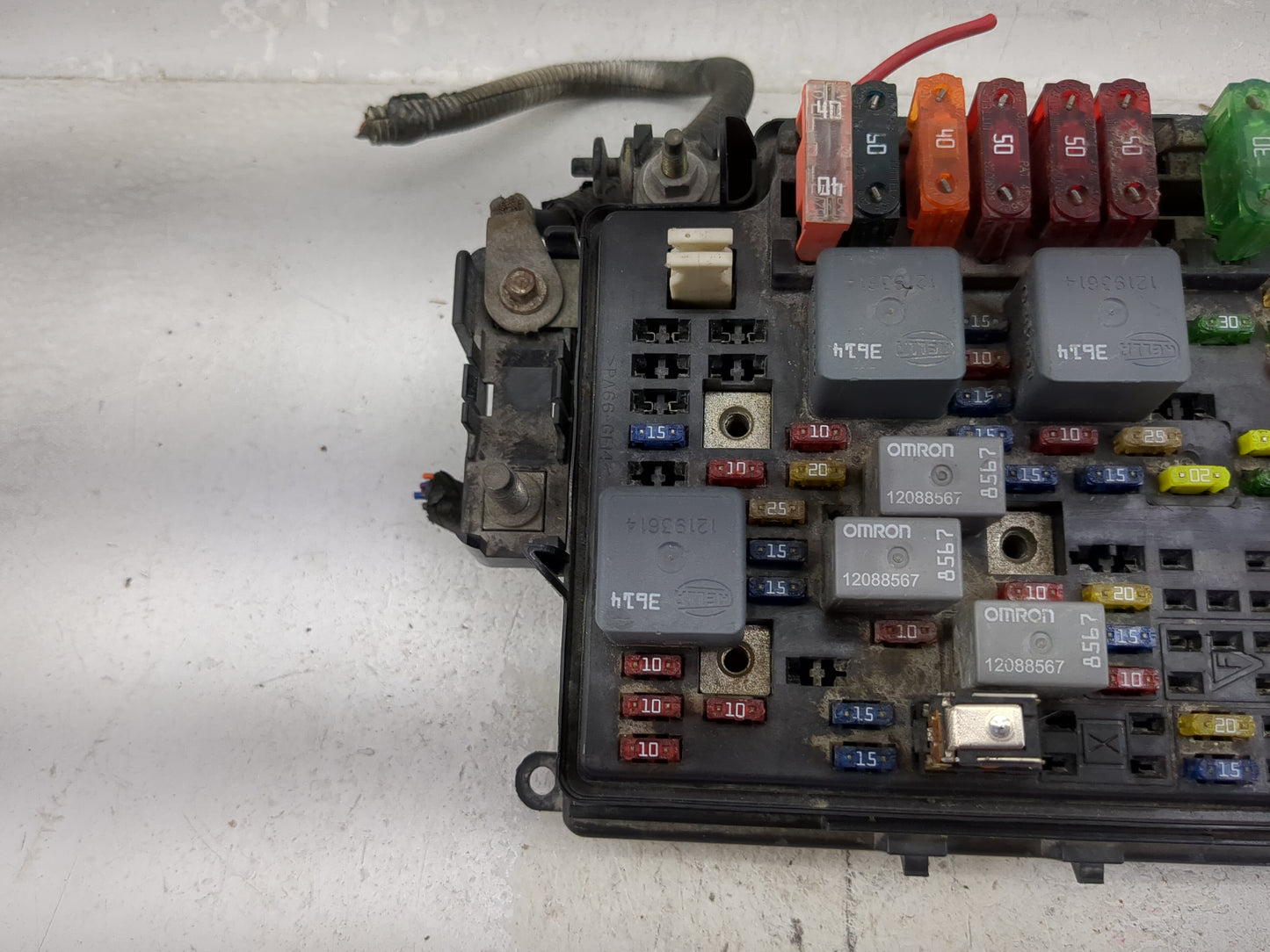 2001 Chevrolet Silverado 1500 Fusebox Fuse Box Panel Relay Module P/N:15328806-05 12088567 Fits OEM Used Auto Parts - Oemuse