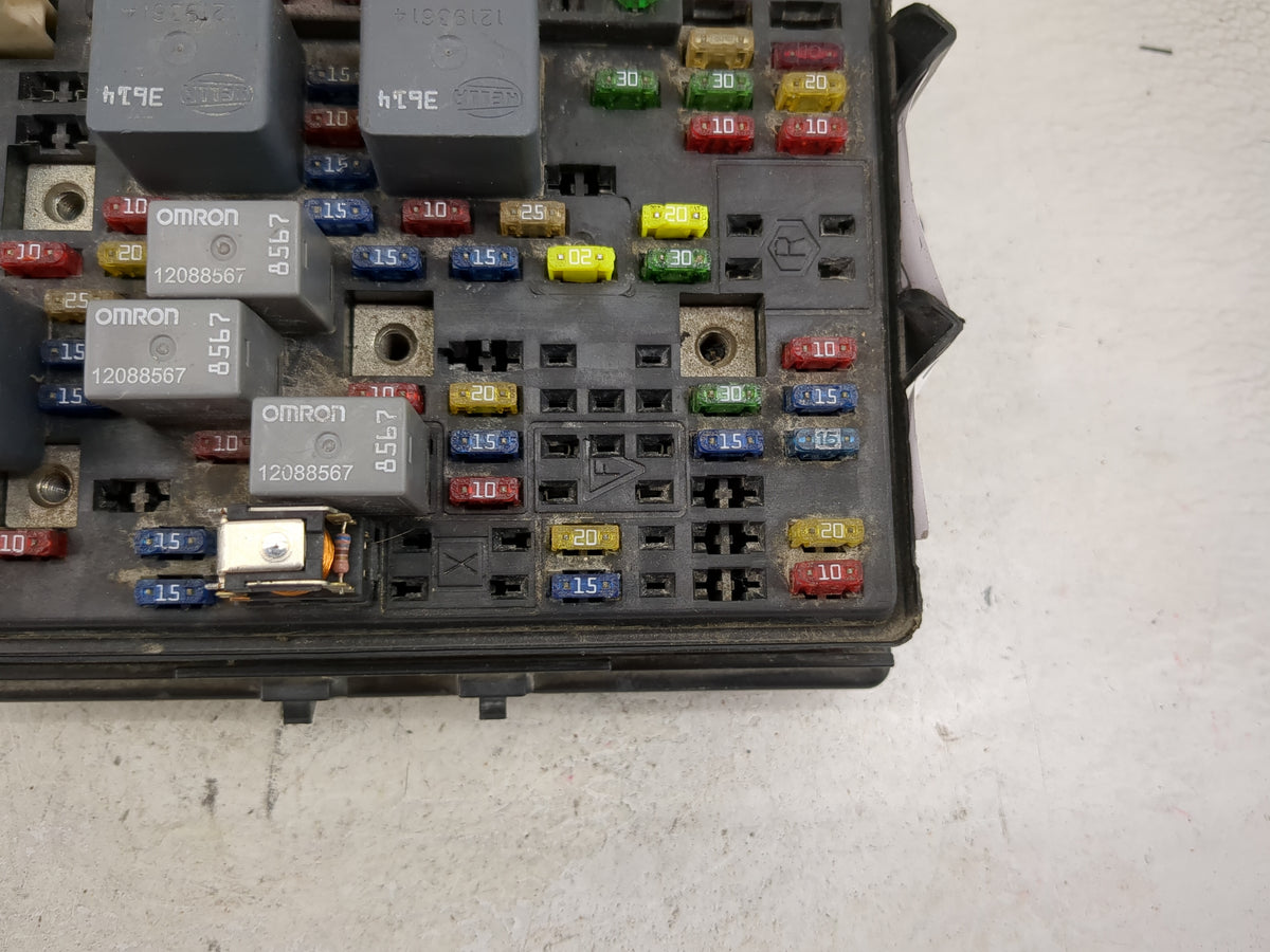 2001 Chevrolet Silverado 1500 Fusebox Fuse Box Panel Relay Module P/N:15328806-05 12088567 Fits OEM Used Auto Parts - Oemuse