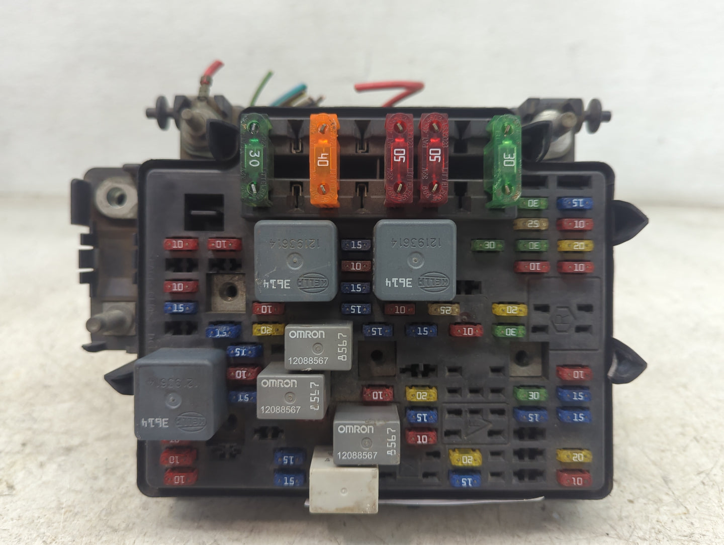 2000-2002 Chevrolet Silverado 1500 Fusebox Fuse Box Panel Relay Module P/N:15328806-05 02-2380, 12193514 Fits Fits 2000 2001