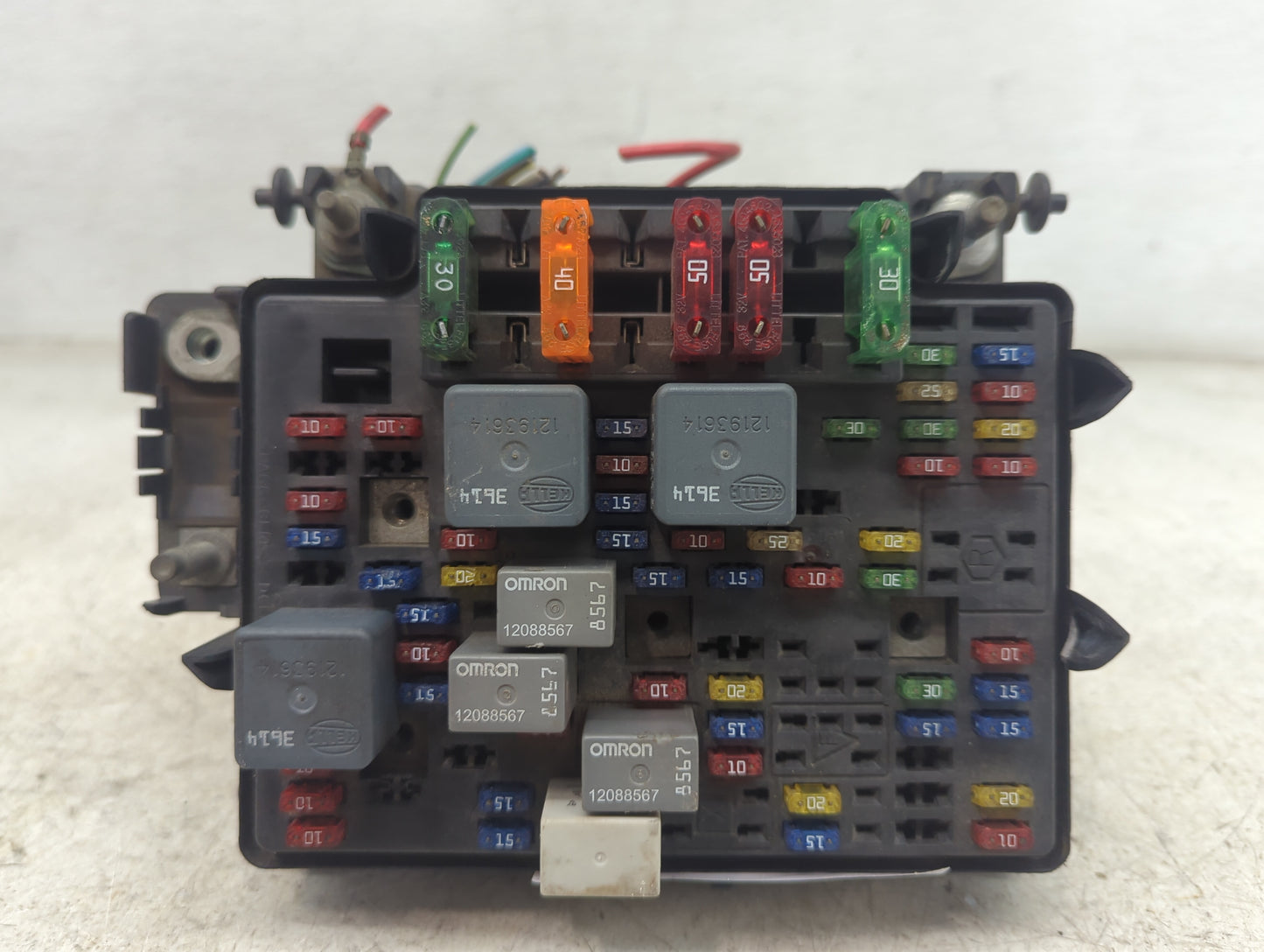 2000-2002 Chevrolet Silverado 1500 Fusebox Fuse Box Panel Relay Module P/N:15328806-05 02-2380, 12193514 Fits Fits 2000 2001