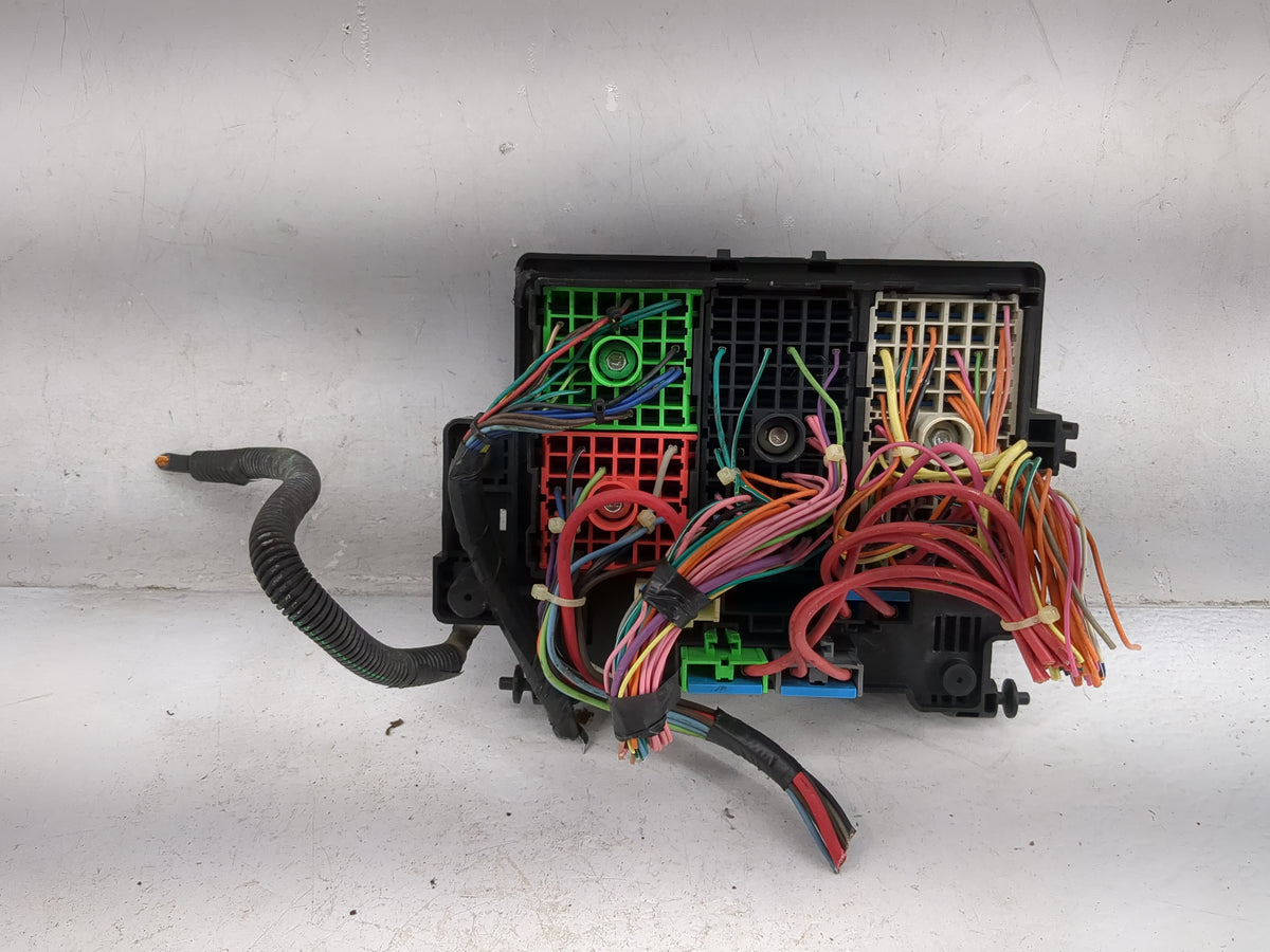 2000-2002 Chevrolet Silverado 1500 Fusebox Fuse Box Panel Relay Module P/N:15201928-02 15328864, 15328866 Fits Fits 2000 200