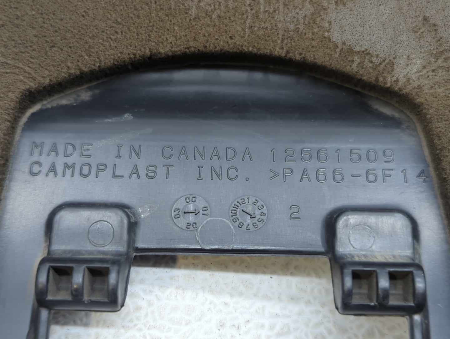 2001 Chevrolet Silverado 1500 Engine Cover - Oemusedautoparts1.com