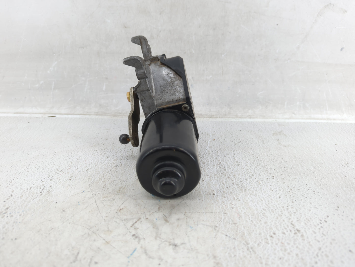 1999-2002 Chevrolet Silverado 1500 Front Windshield Wiper Motor P/N:15745508 Fits Fits 1999 2000 2001 2002 OEM Used Auto Par