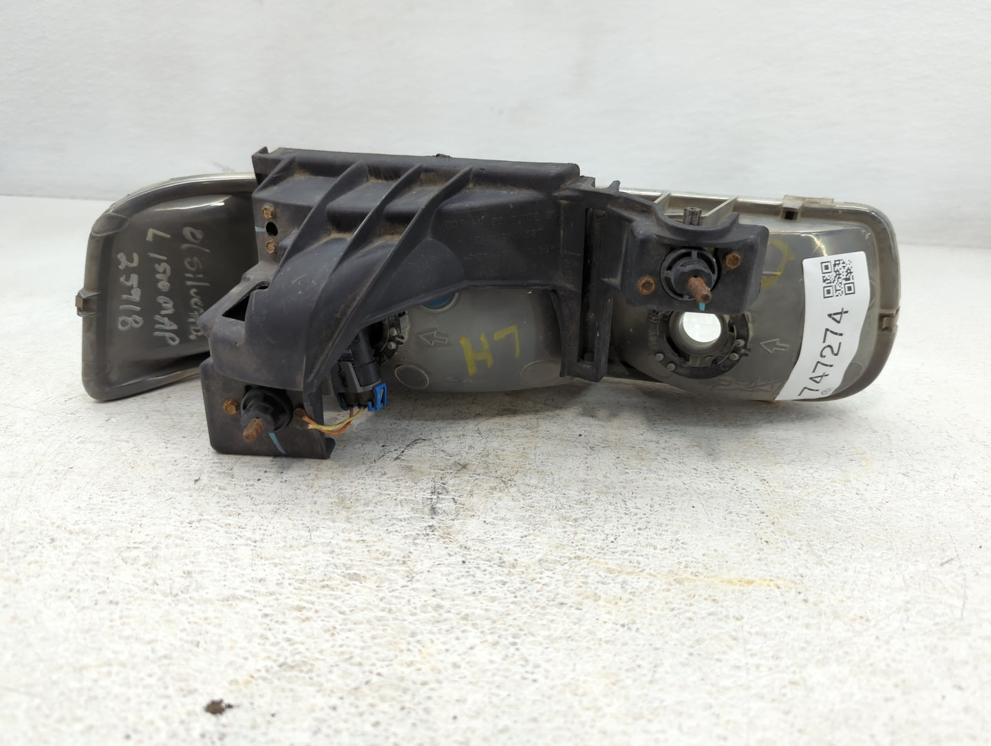 1999 Chevrolet Silverado 1500 Driver Left Oem Head Light Headlight Lamp - Oemusedautoparts1.com