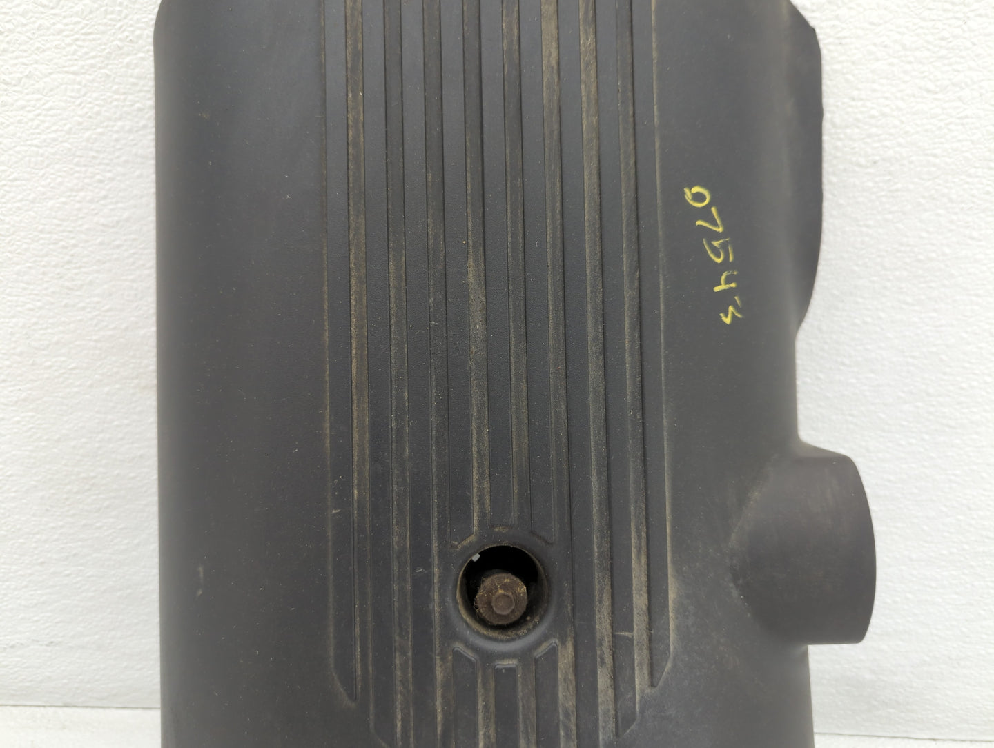 2001 Chevrolet Silverado 1500 Engine Cover - Oemusedautoparts1.com