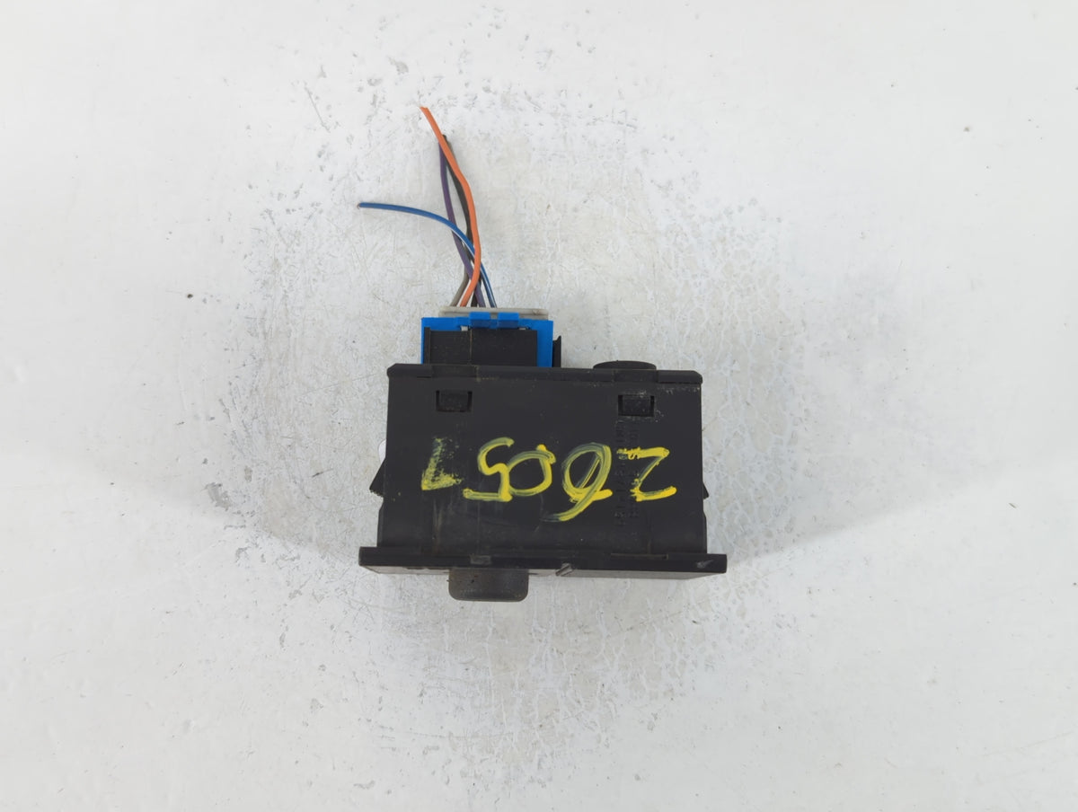 2001 Chevrolet Silverado 2500 Cargo Lamp Switch - Oemusedautoparts1.com