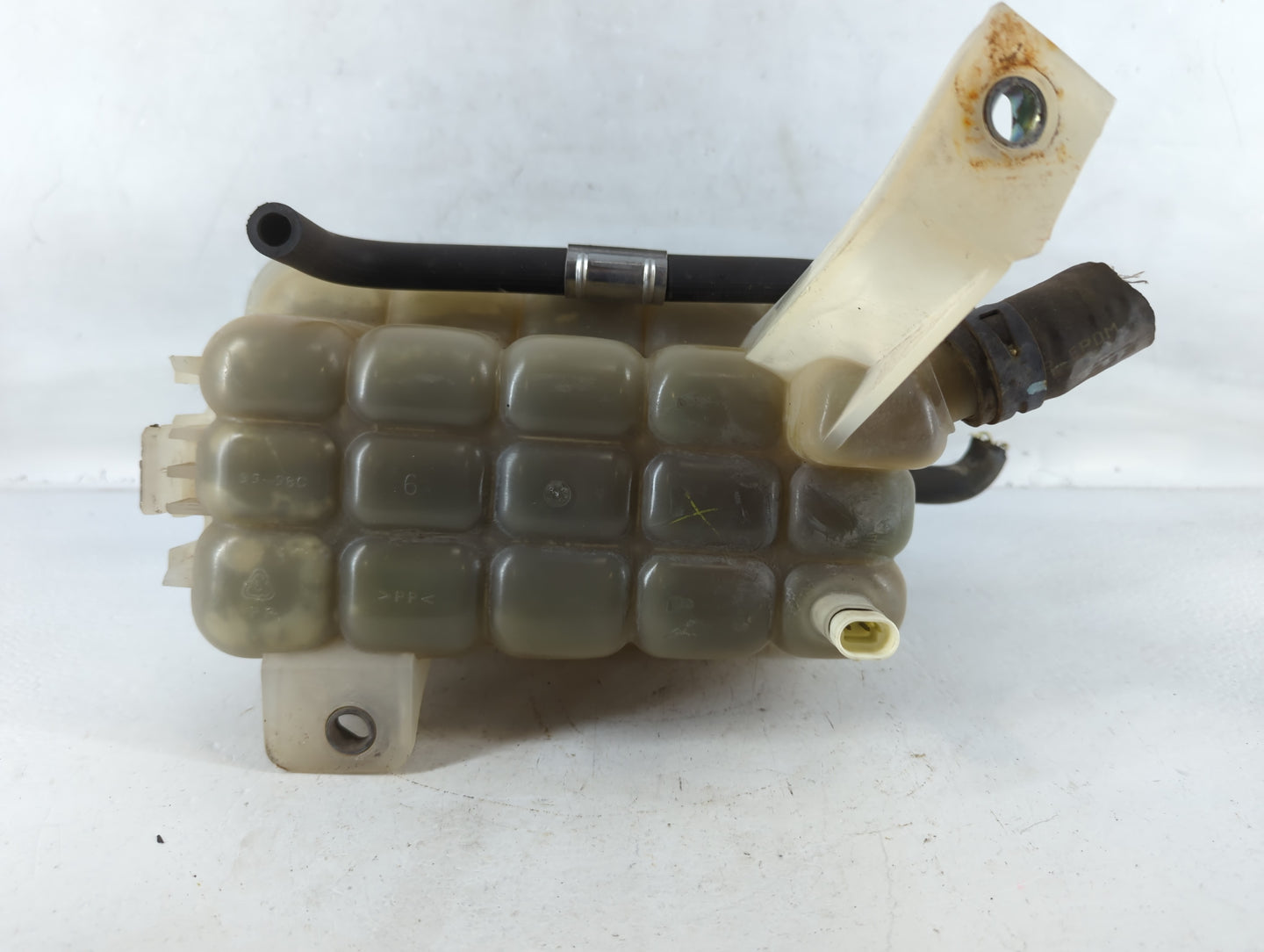 1999 Silverado 1500 Radiator Coolant Overflow Expansion Tank Bottle - Oemusedautoparts1.com