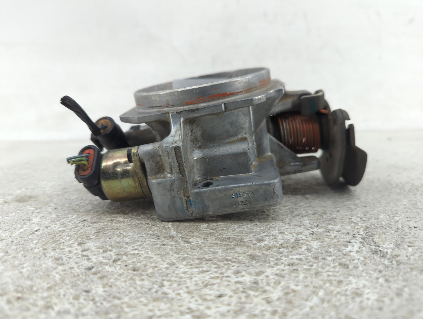 2001 Chevrolet Silverado 1500 Pickup Throttle Body Fits Fits 2000 OEM Used Auto Parts - Oemusedautoparts1.com