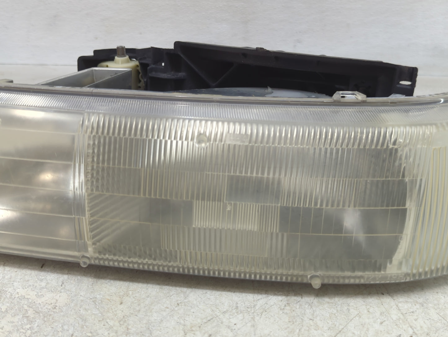 Chevrolet Silverado 1500 Pickup Driver Left Oem Head Light Headlight Lamp - Oemusedautoparts1.com