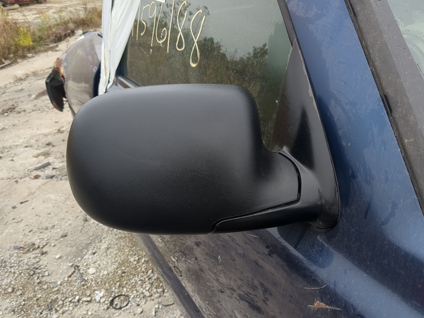 2001 Chevrolet Silverado 1500 Pickup Side Mirror Replacement Passenger Right View Door Mirror Fits OEM Used Auto Parts - Oem