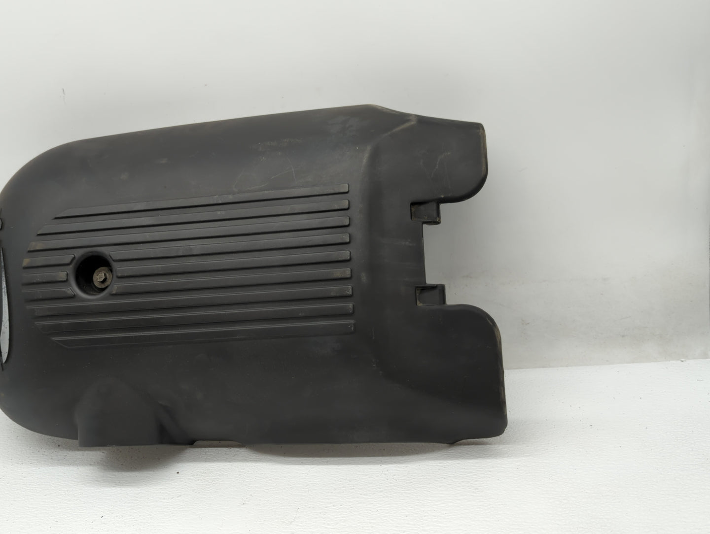2001 Chevrolet Silverado 2500 Engine Cover - Oemusedautoparts1.com
