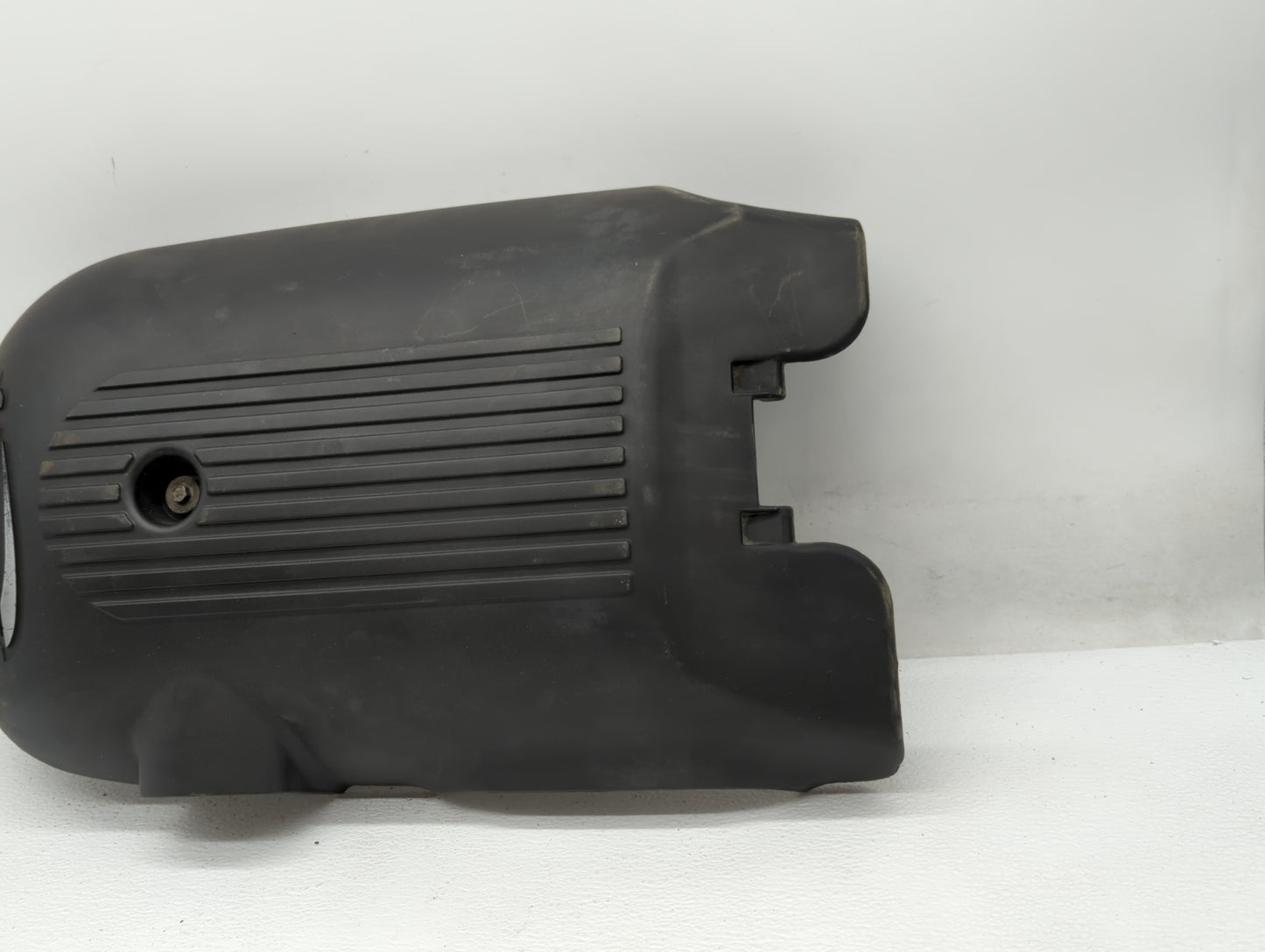 2001 Chevrolet Silverado 2500 Engine Cover - Oemusedautoparts1.com
