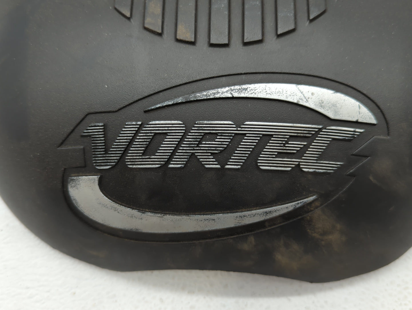 2001 Chevrolet Silverado 2500 Engine Cover - Oemusedautoparts1.com