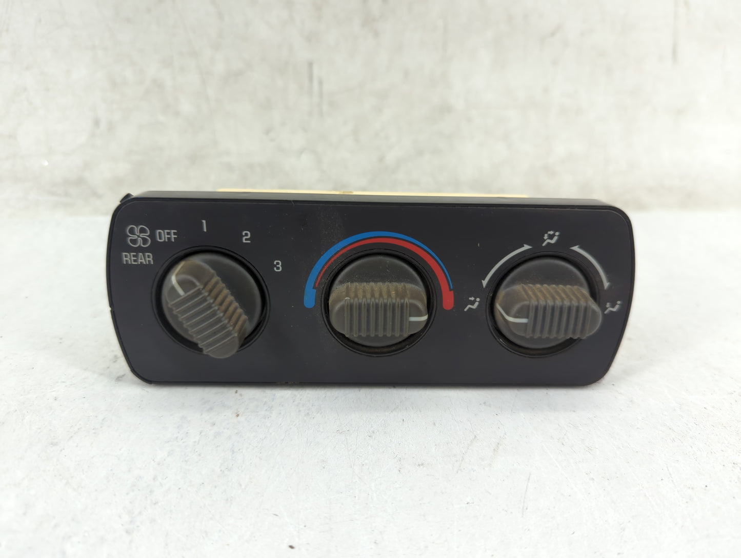 2000-2002 Chevrolet Suburban Climate Control Module Temperature AC/Heater Replacement P/N:15748171 Fits Fits 2000 2001 2002 