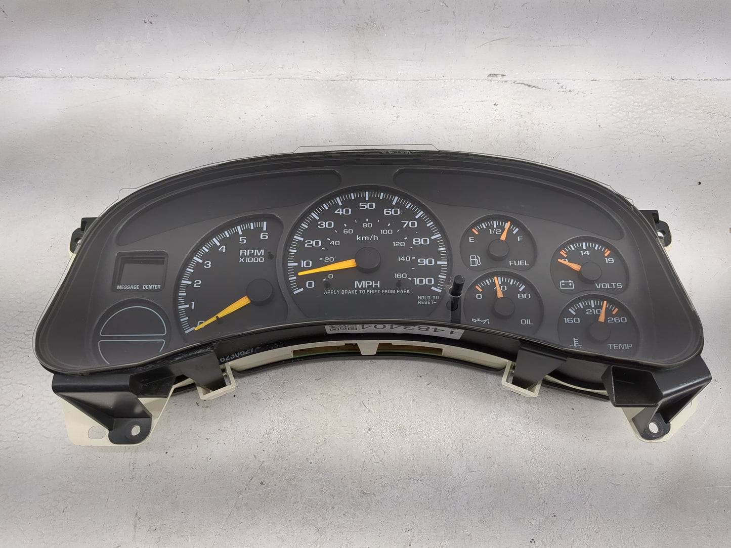 2000-2002 Chevrolet Suburban Instrument Cluster Speedometer Gauges P/N:15055362 Miles: Fits Fits 2000 2001 2002 OEM Used Aut