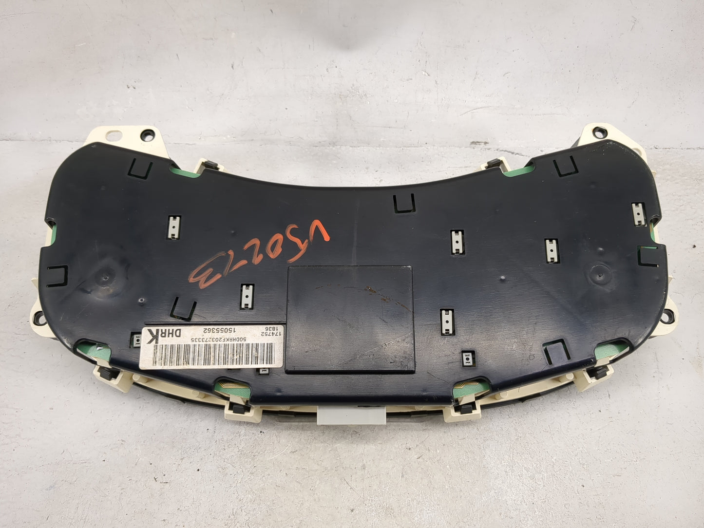 2000-2002 Chevrolet Suburban Instrument Cluster Speedometer Gauges P/N:15055362 Miles: Fits Fits 2000 2001 2002 OEM Used Aut