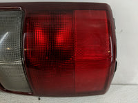2000-2003 Chevrolet Suburban 1500 Tail Light Assembly Driver Left OEM P/N:16525375 Fits Fits 2000 2001 2002 2003 OEM Used Au