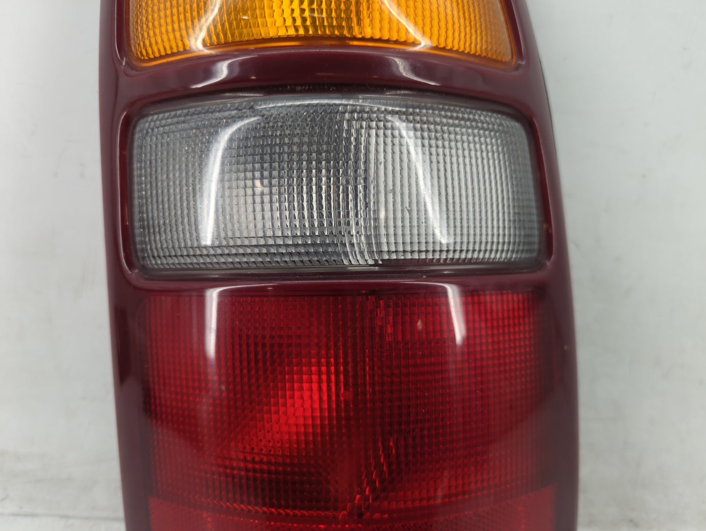 2000-2003 Chevrolet Suburban 1500 Tail Light Assembly Passenger Right OEM P/N:16525376 Fits Fits 2000 2001 2002 2003 OEM Use