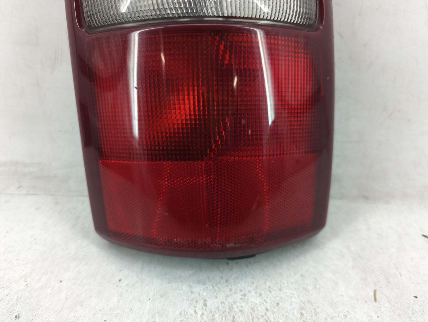 2000-2003 Chevrolet Suburban 1500 Tail Light Assembly Passenger Right OEM P/N:16525376 Fits Fits 2000 2001 2002 2003 OEM Use