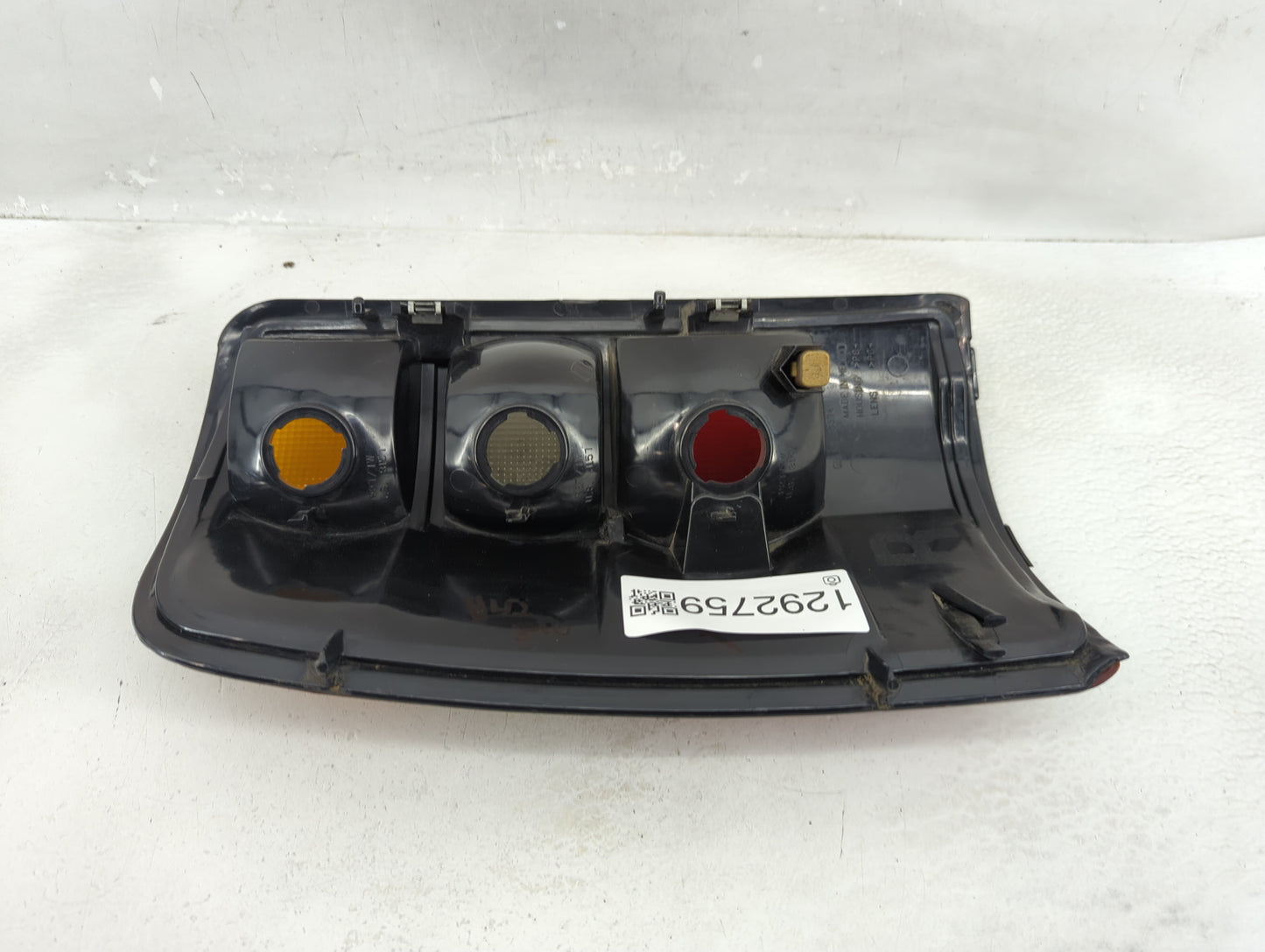 2000-2003 Chevrolet Suburban 1500 Tail Light Assembly Passenger Right OEM P/N:16525376 Fits Fits 2000 2001 2002 2003 OEM Use
