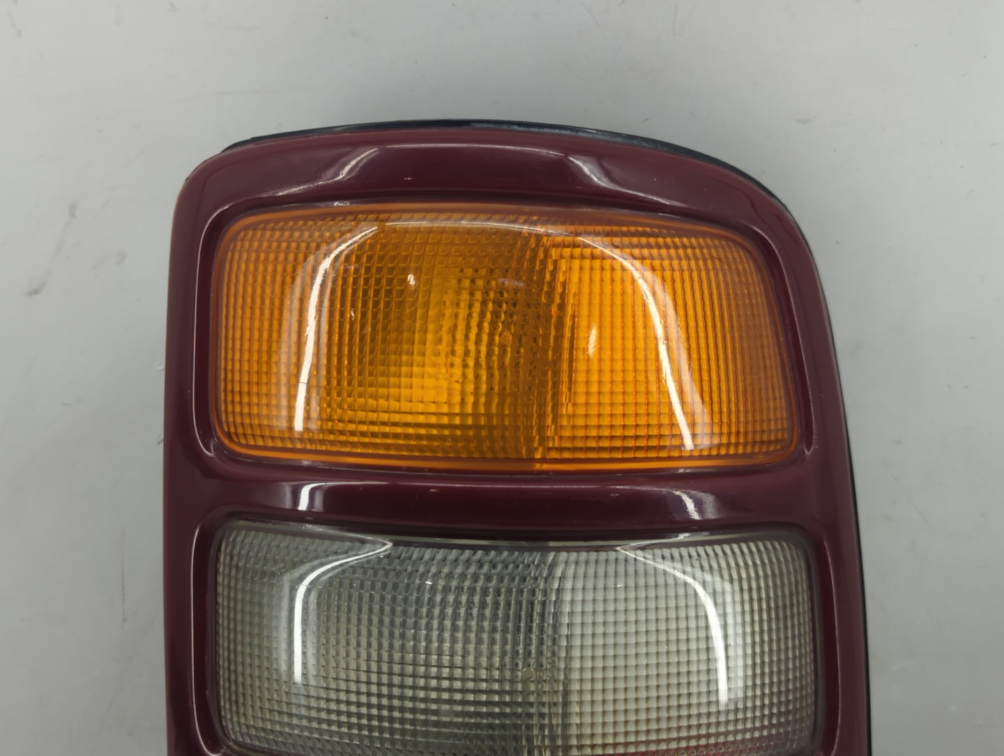 2000-2003 Chevrolet Suburban 1500 Tail Light Assembly Passenger Right OEM P/N:16525376 Fits Fits 2000 2001 2002 2003 OEM Use