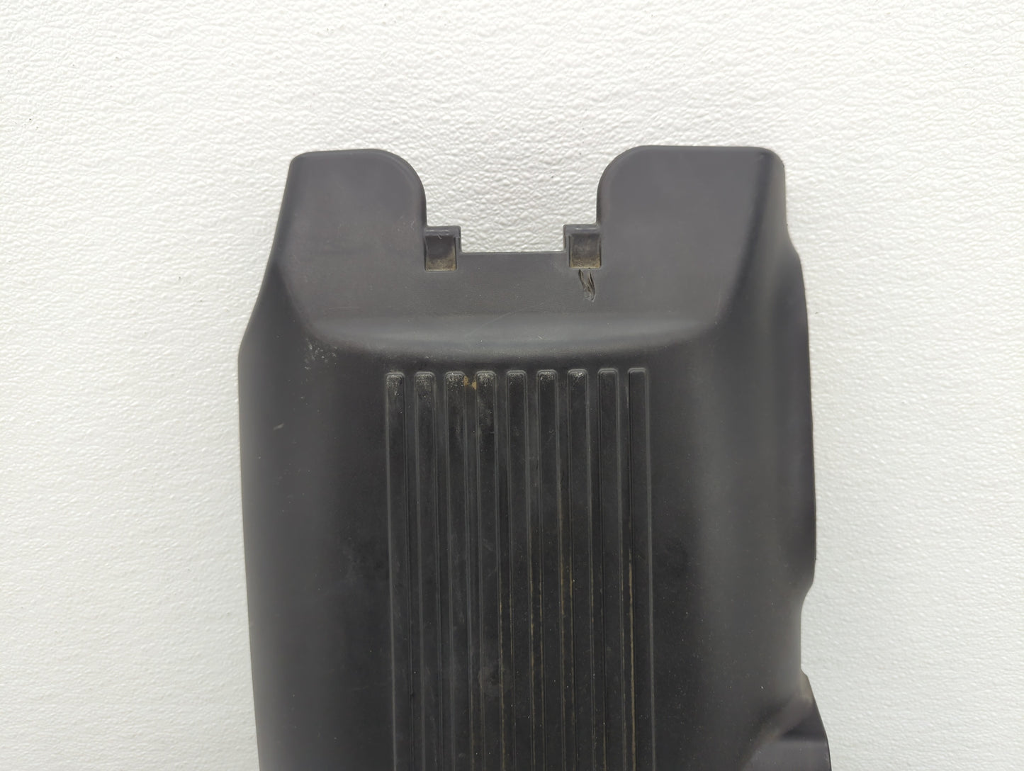 2001 Chevrolet Suburban 1500 Engine Cover - Oemusedautoparts1.com