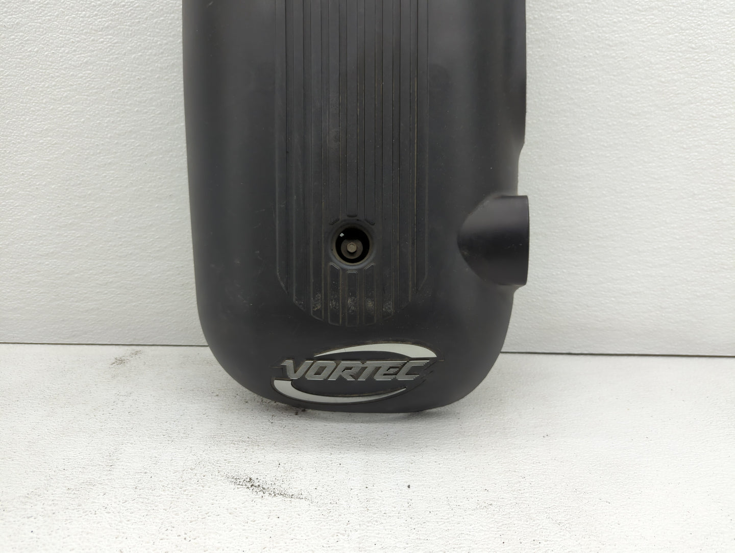 2001 Chevrolet Suburban 1500 Engine Cover - Oemusedautoparts1.com