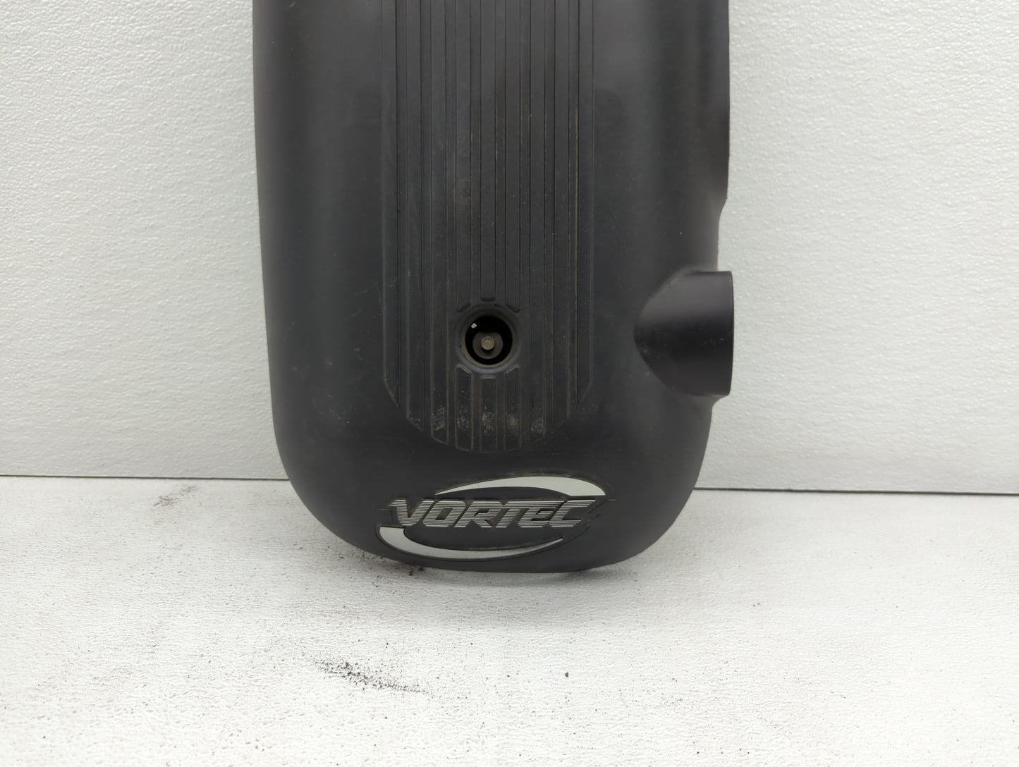 2001 Chevrolet Suburban 1500 Engine Cover - Oemusedautoparts1.com