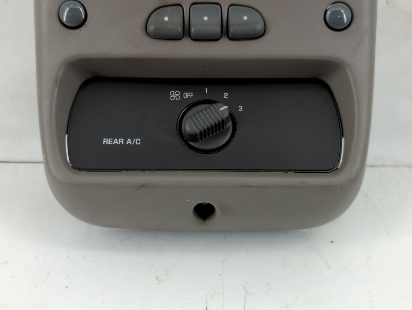 2000-2002 Chevrolet Tahoe Overhead Roof Console Interior Dome Light - Oemusedautoparts1.com