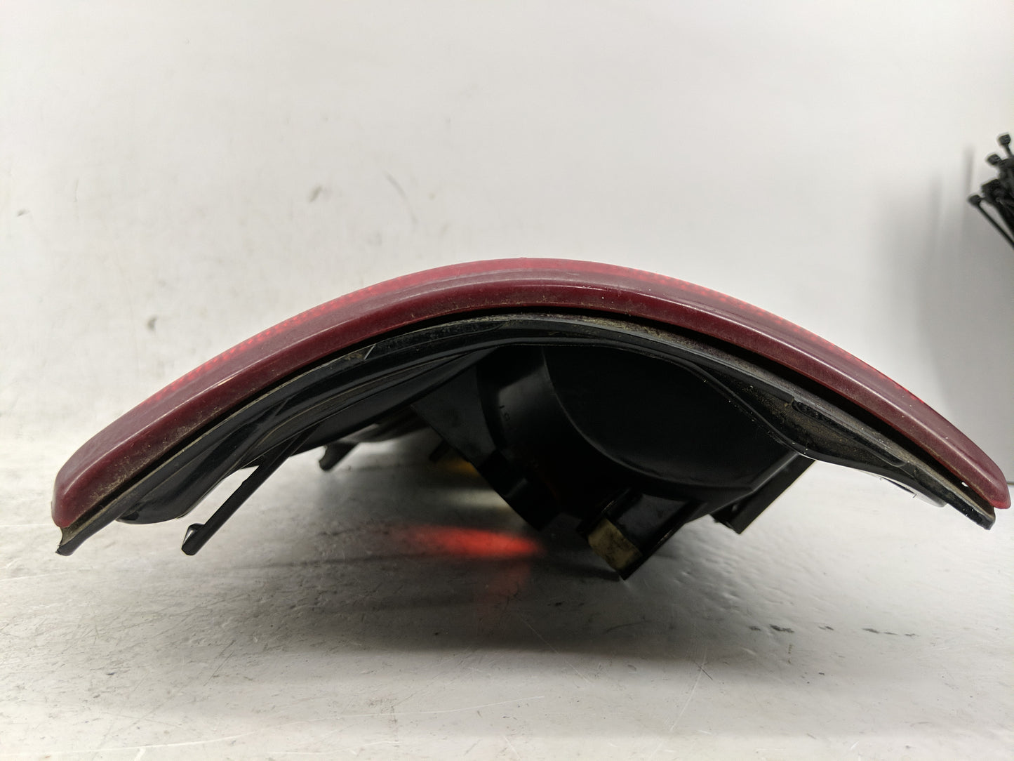 2000-2003 Chevrolet Tahoe Tail Light Assembly Driver Left OEM P/N:16525375 Fits Fits 2000 2001 2002 2003 OEM Used Auto Parts