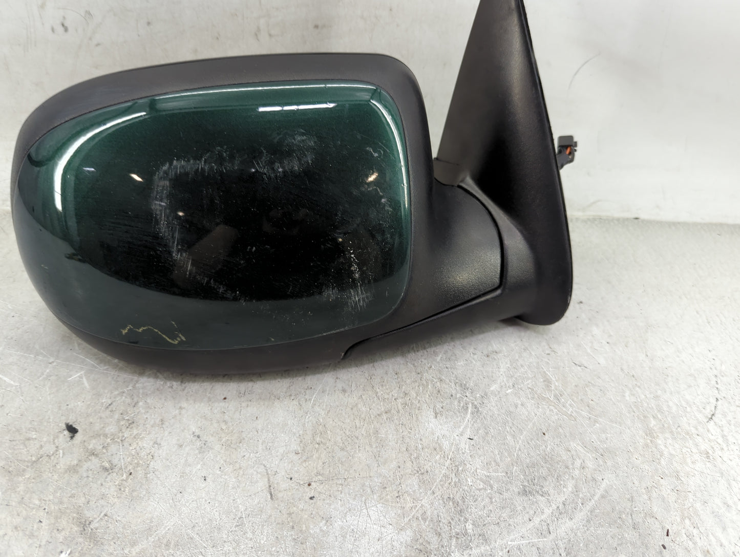 2000-2002 Chevrolet Tahoe Passenger Side View Mirror - Right Door Mirror OEM Used - Oemusedautoparts1.com