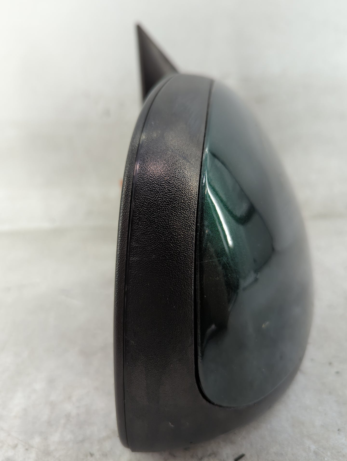 2000-2002 Chevrolet Tahoe Passenger Side View Mirror - Right Door Mirror OEM Used - Oemusedautoparts1.com