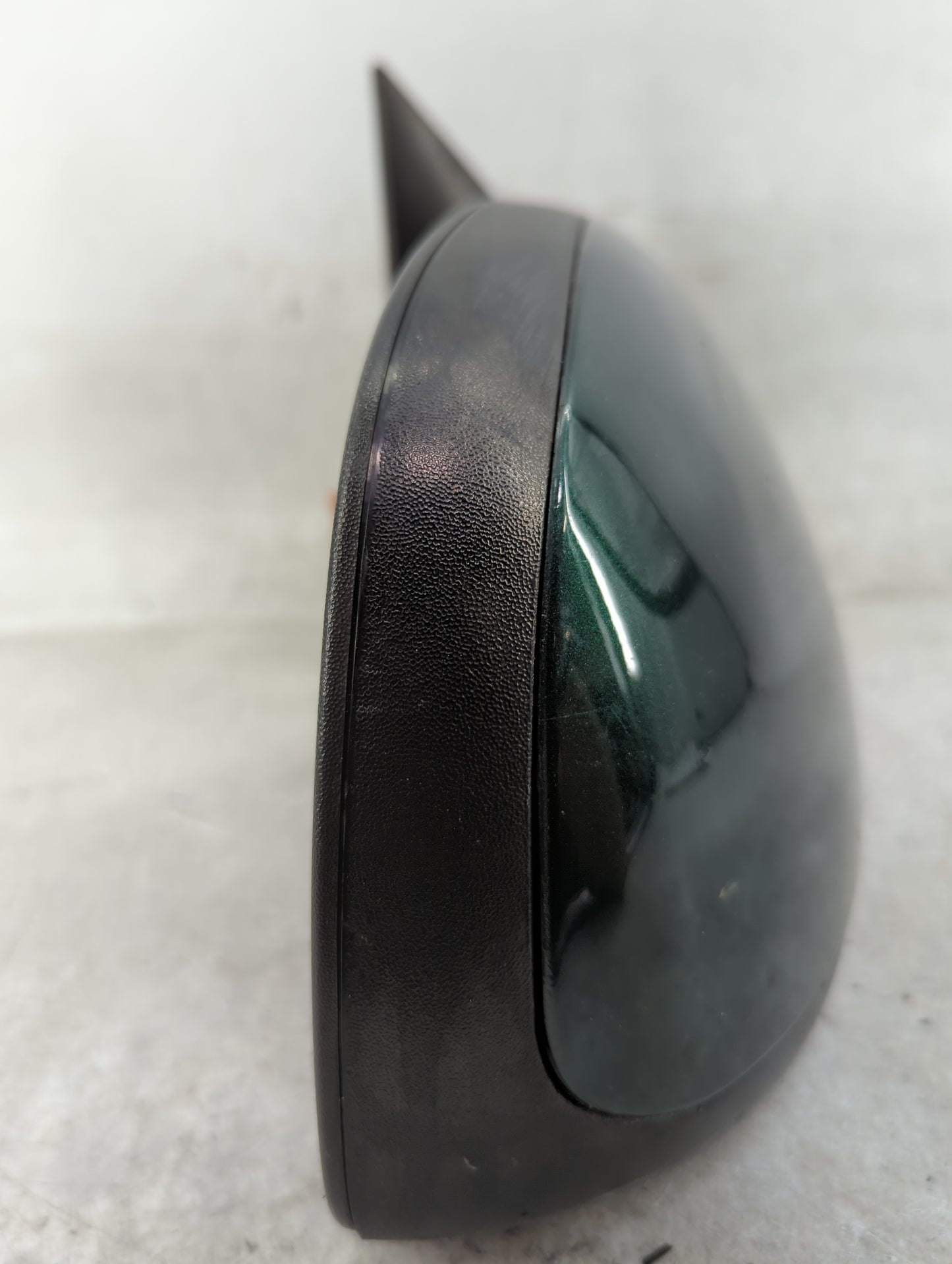 2000-2002 Chevrolet Tahoe Passenger Side View Mirror - Right Door Mirror OEM Used - Oemusedautoparts1.com