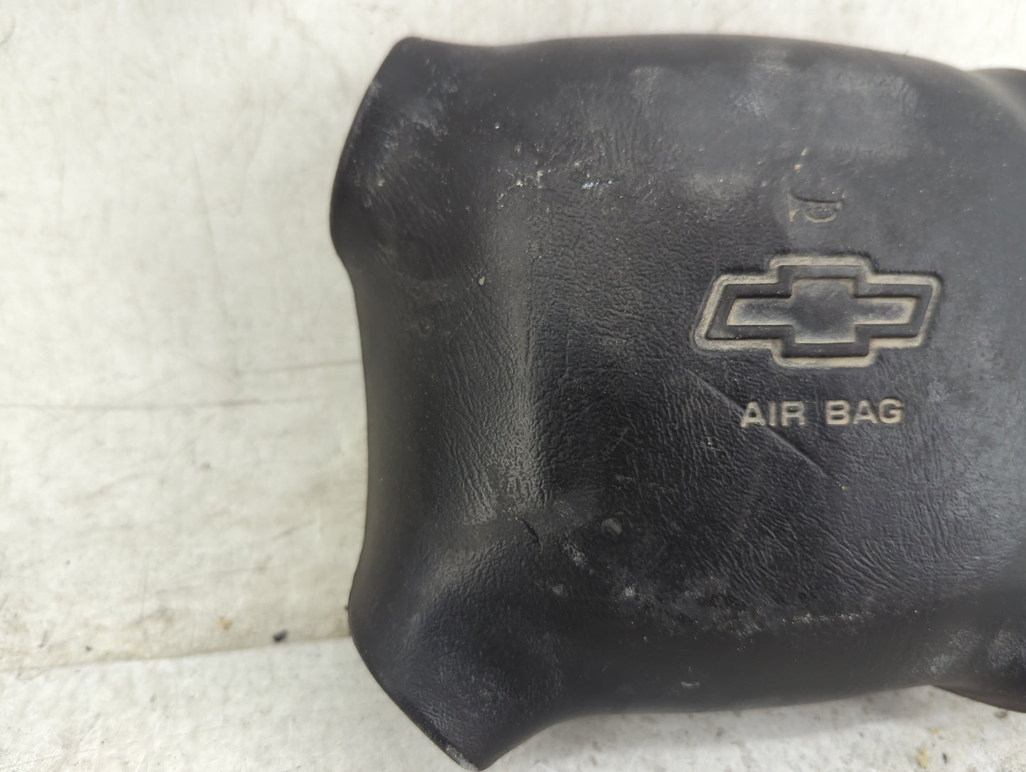 2001 Chevrolet Tahoe Air Bag Driver Left Steering Wheel Mounted - Oemusedautoparts1.com