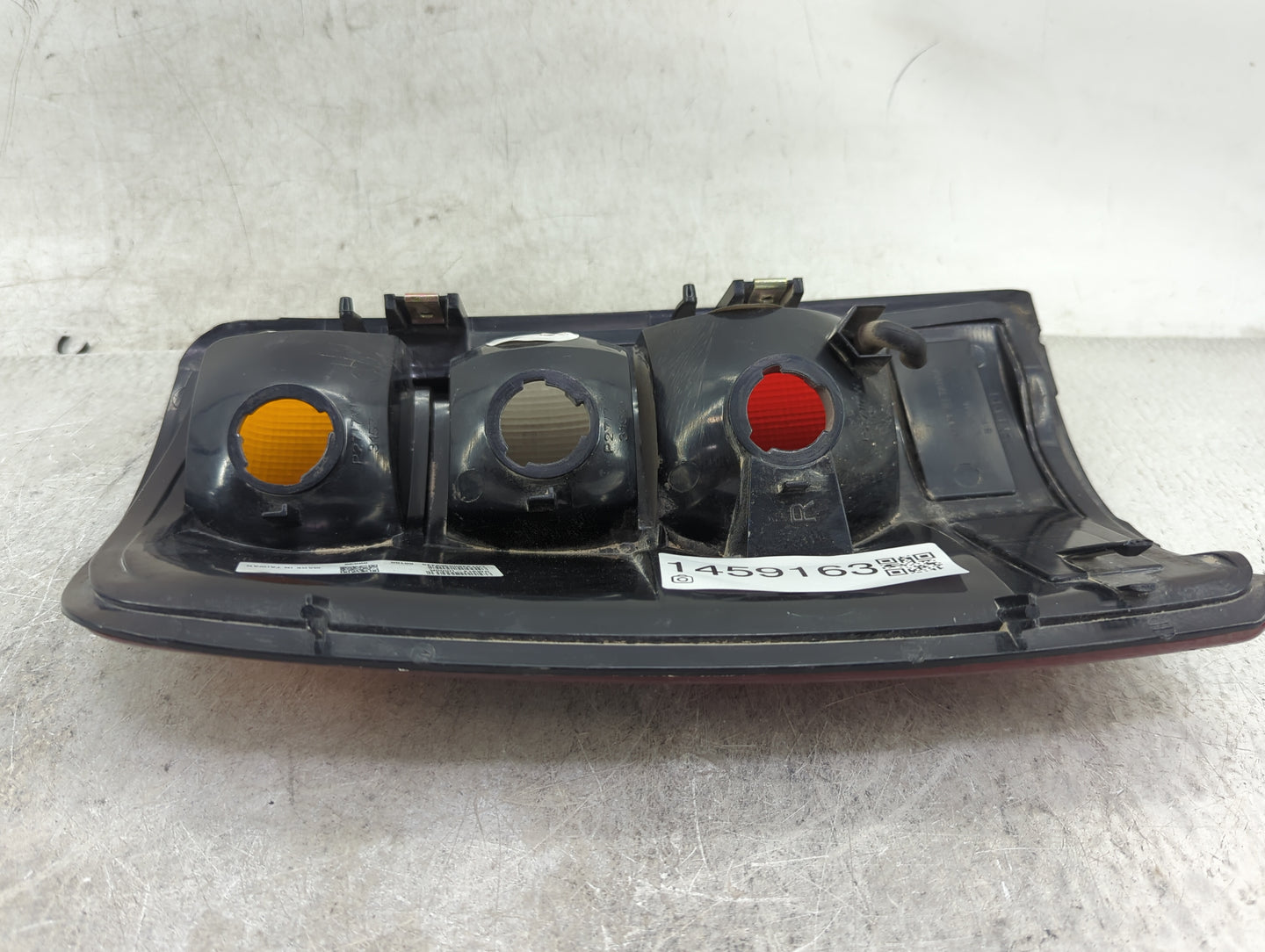2000-2003 Chevrolet Tahoe Tail Light Assembly Passenger Right OEM P/N:GM314-U000R Fits Fits 2000 2001 2002 2003 OEM Used Aut