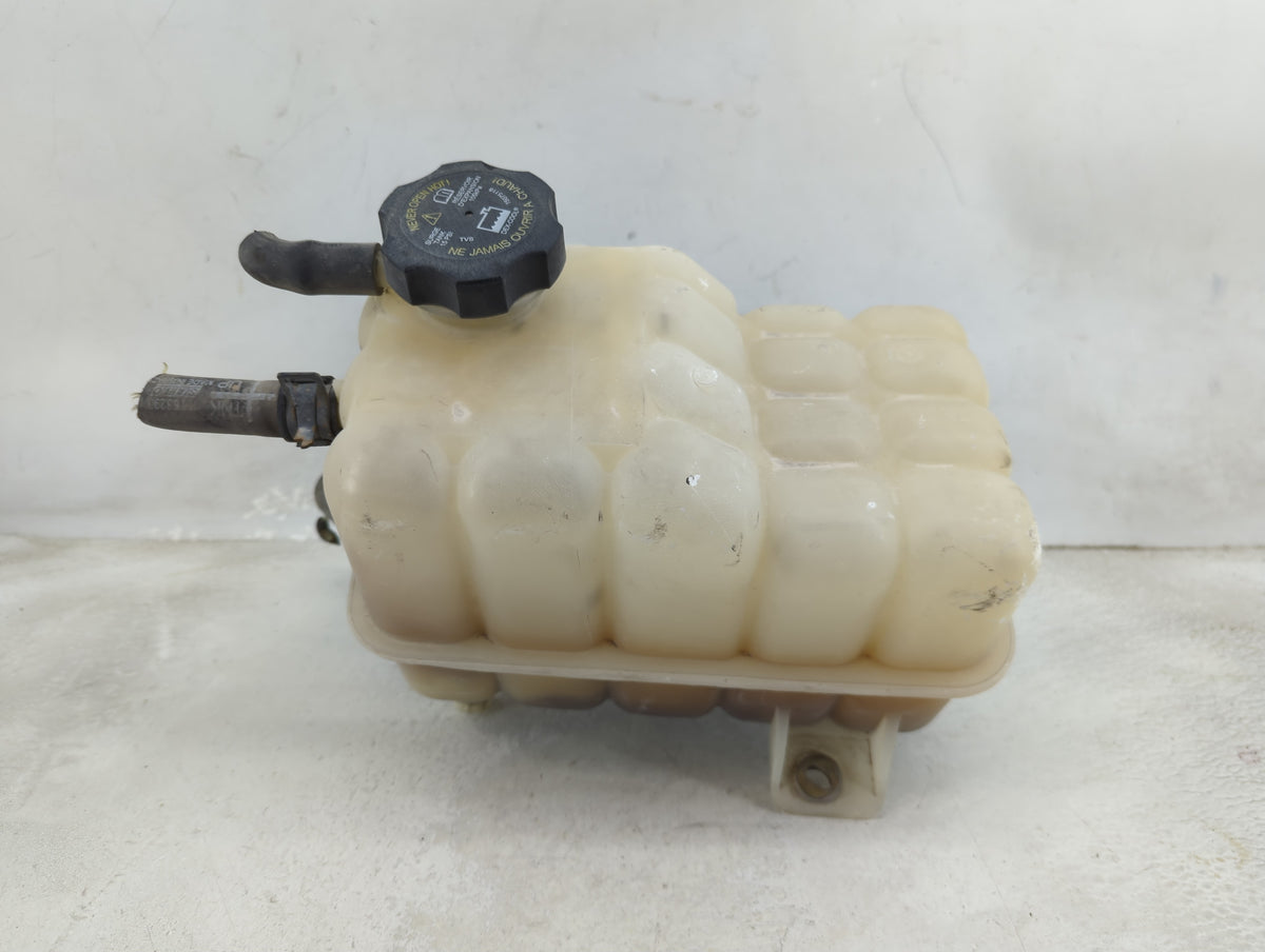 2000 Chevrolet Tahoe Radiator Coolant Overflow Expansion Tank Bottle - Oemusedautoparts1.com