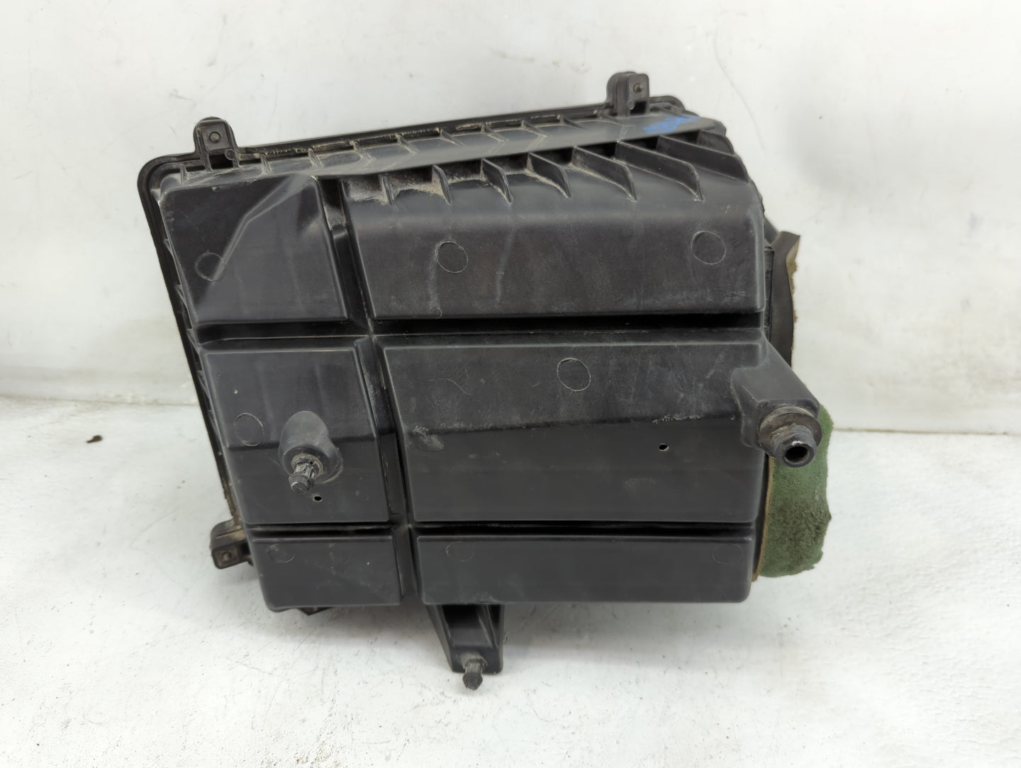 2001 Chevrolet Tahoe Air Cleaner Intake-duct Hose Tube - Oemusedautoparts1.com