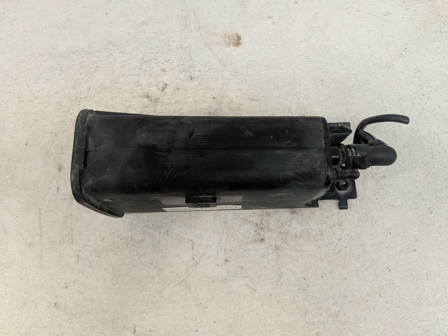 2001 Chevrolet Tahoe Fuel Vapor Charcoal Canister 1461939 - Oemusedautoparts1.com
