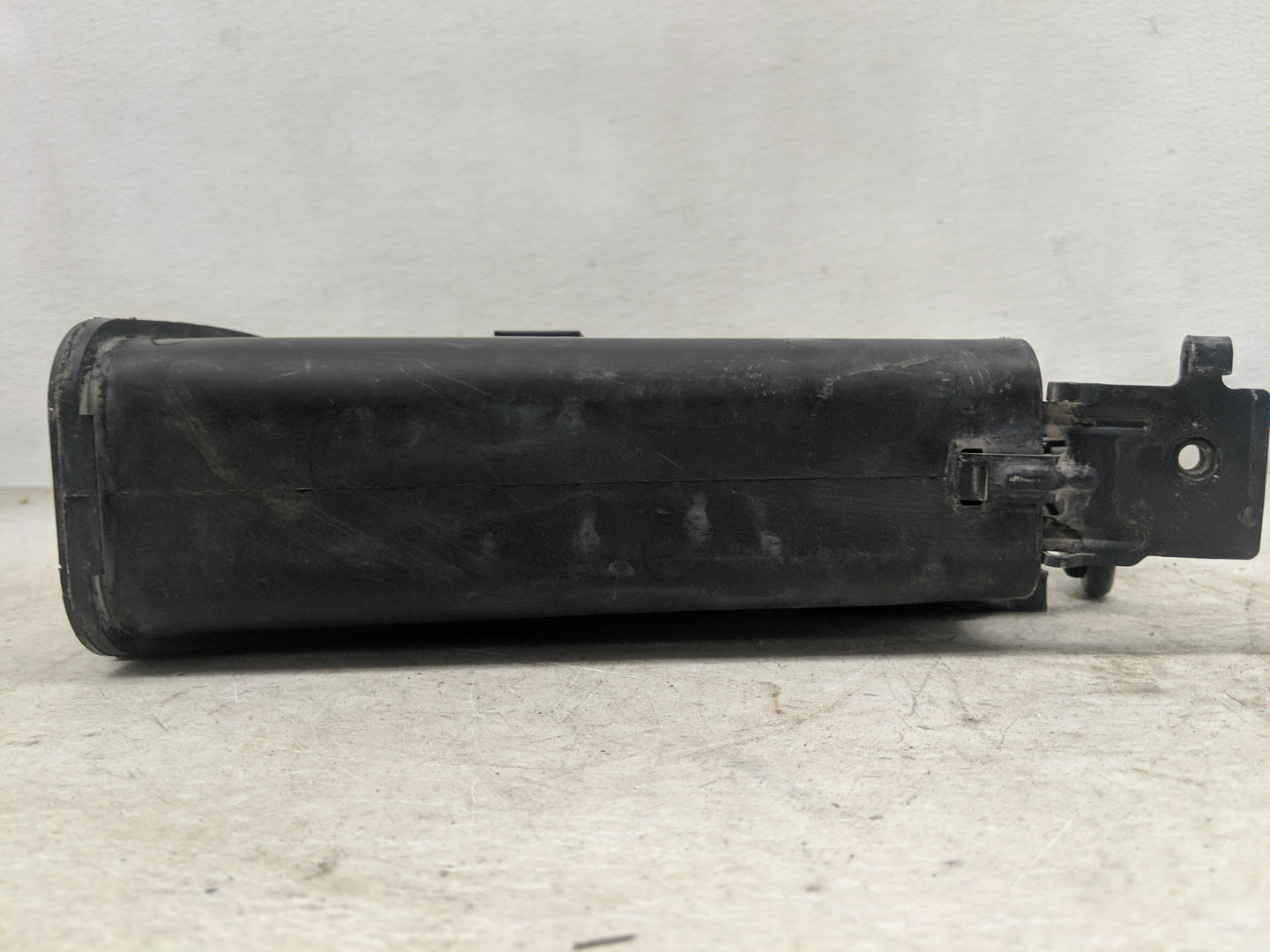 2001 Chevrolet Tahoe Fuel Vapor Charcoal Canister 1461939 - Oemusedautoparts1.com